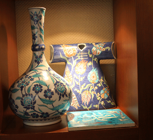 Vases And Caftan